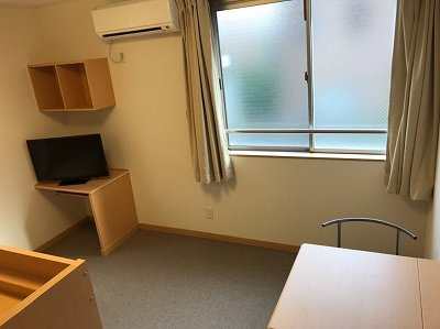 【居間・リビング】 | レオネクストベルシオン | 1Fはフローリング・2Ｆ絨毯。同タイプの物件写真です。