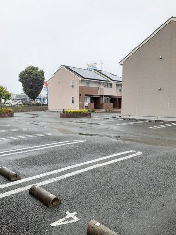 ピュア　ファースト菊池Ａの駐車場