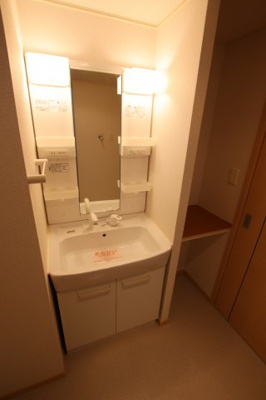 【独立洗面台】 | メゾンファミーユⅡ