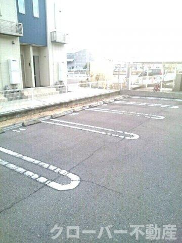 エアリー・ガーデンＢの駐車場