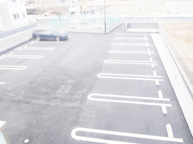 アントワーヌの駐車場