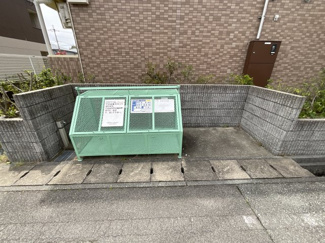 【その他共用部分】 | 敷地内ゴミ置き場です