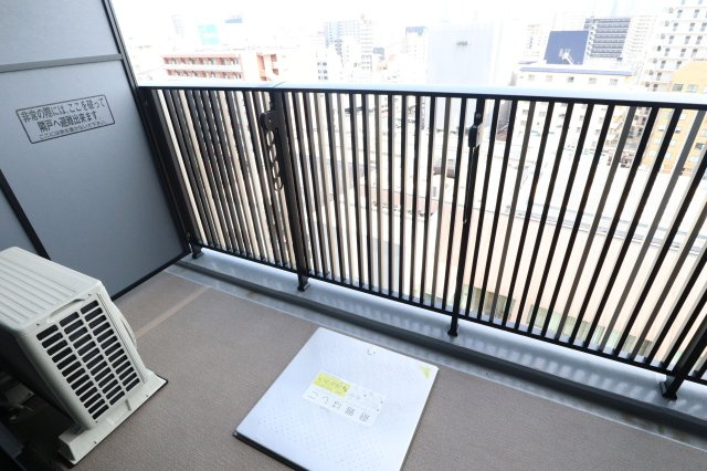 スプランディッド新大阪VIのバルコニー