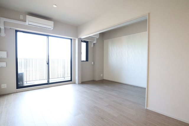 スプランディッド新大阪VIの居間・リビング