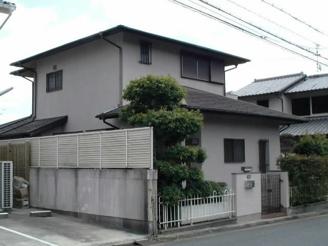 奈良市東登美ヶ丘　戸建の外観