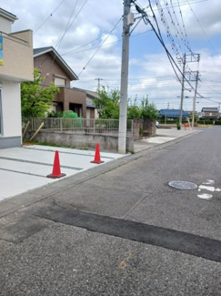 【前面道路含む現地写真】