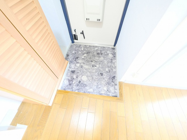 中登美第二団地 B棟の玄関