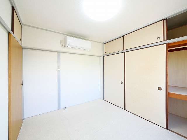 中登美第二団地 B棟の和室