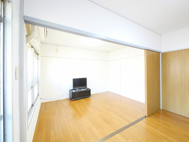 中登美第二団地 B棟の居間・リビング