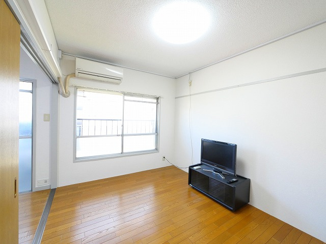 中登美第二団地 B棟の居間・リビング