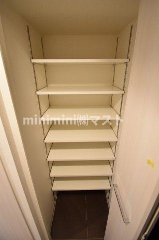 プレサンス堺筋本町ディスティニーの玄関