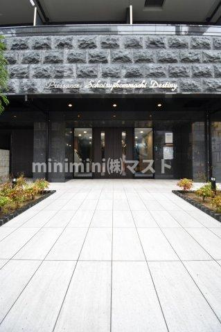 プレサンス堺筋本町ディスティニーのエントランス