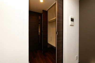 【収納】 | コンフォリア京町堀 | 便利な収納スペースです