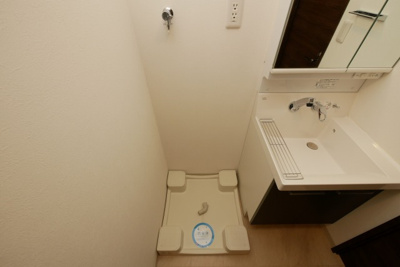 【設備】 | コンフォリア京町堀 | 洗濯機置き場です