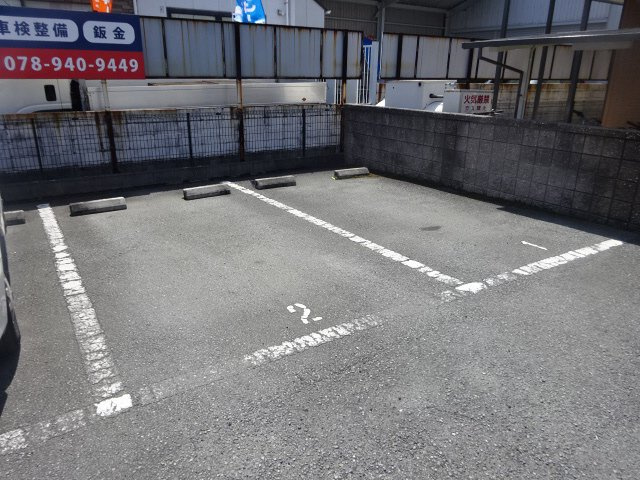 ヴィアーレの駐車場