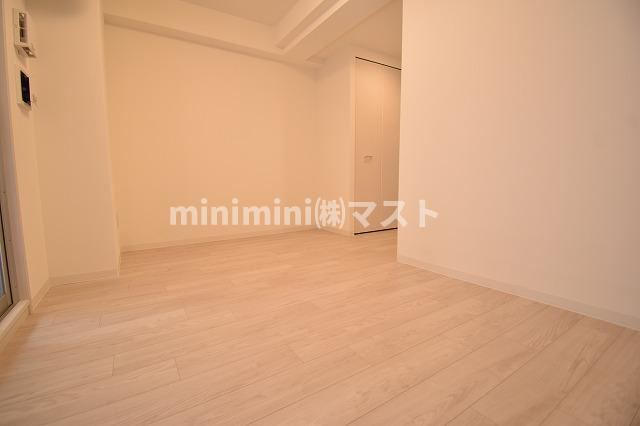 アドバンス上町台シュタットの居間・リビング