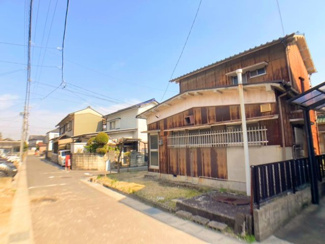 【前面道路含む現地写真】