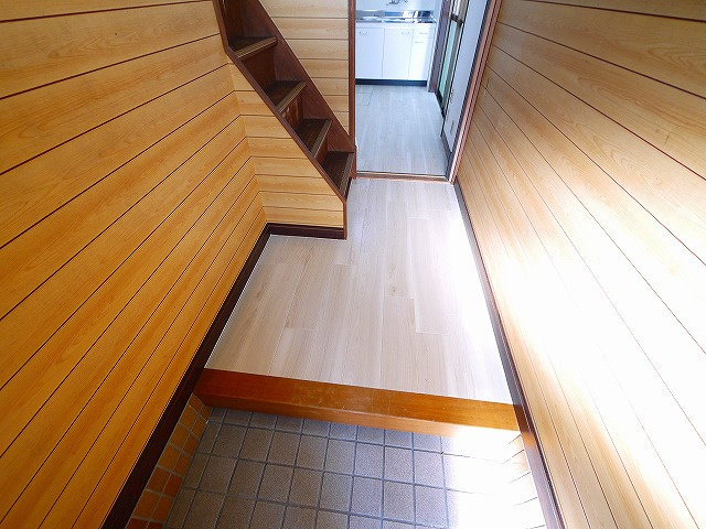 西田中町戸建（西田中町571-9）の玄関