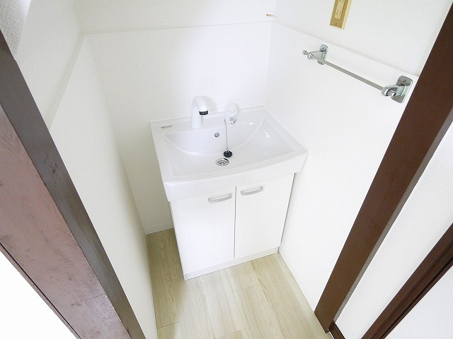 西田中町戸建（西田中町571-9）の洗面所