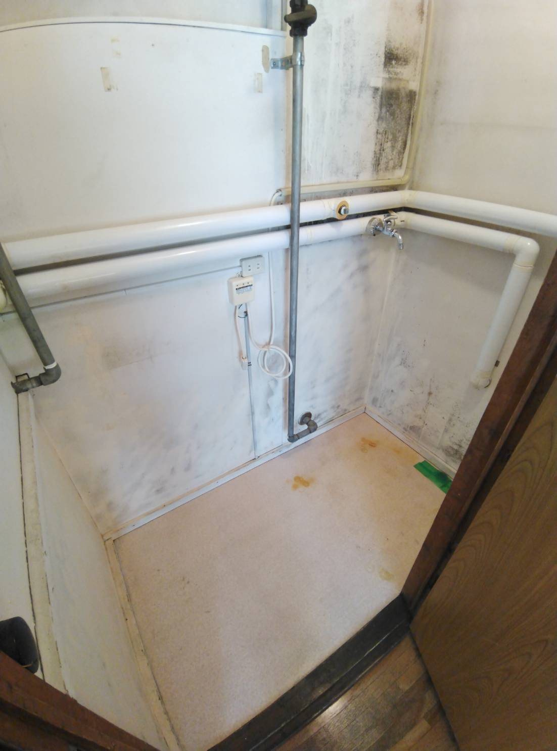 緑ヶ岡5丁目3LDK借家の洗面所