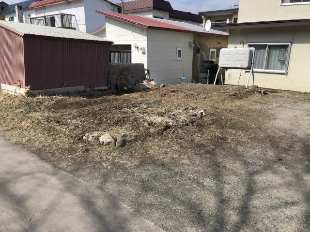 緑ヶ岡5丁目3LDK借家の駐車場