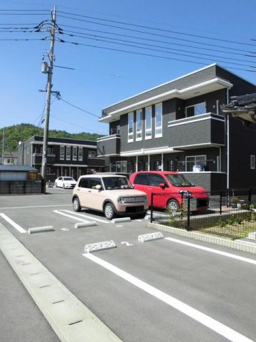 アルモニーアＡの駐車場