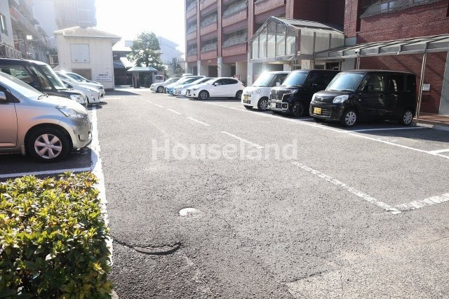 グレイスピア吹上の駐車場