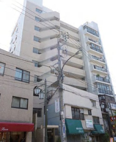 ラミアール鶯谷駅前の外観