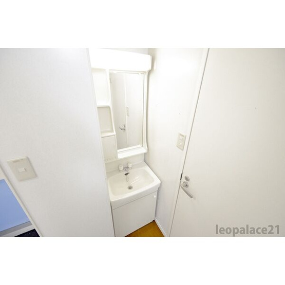 【独立洗面台】 | レオパレスアイ・オシカモ