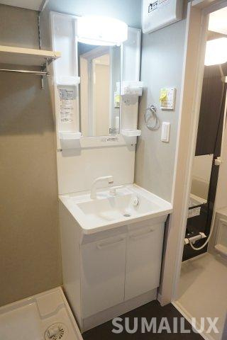 熊本市中央区国府３丁目のアパートの独立洗面台