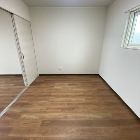 シャルム東町・5番館の洋室