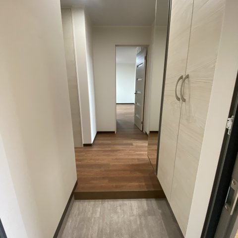 シャルム東町・5番館の玄関