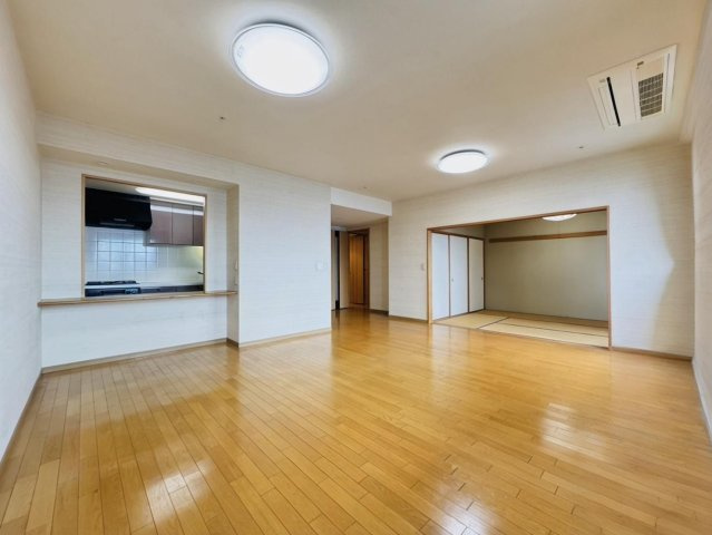 約17.7帖リビングダイニング（床暖房あり）
陽当り良好なお部屋です！