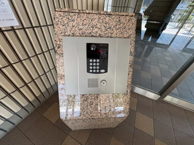 【防犯設備】 | ネオハイツ堺・北花田 | 出入りはオートロックでしっかり管理♪