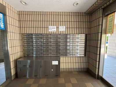 【設備】 | ネオハイツ堺・北花田 | お荷物の受け取りが簡単な宅配ボックス設置♪