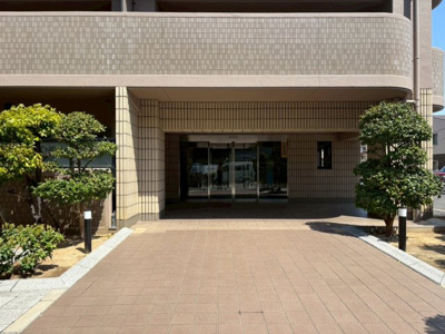 【エントランス】 | ネオハイツ堺・北花田 | 最上階の9階部分♪眺望良好♪開放感のある住まいです！