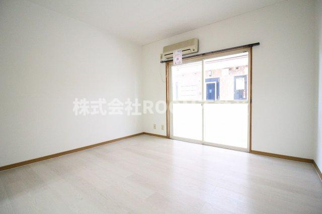 ガーデンTNⅠ・Ⅱの居間・リビング|ゆったりした洋室です