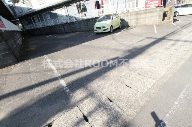 ガーデンTNⅠ・Ⅱの駐車場|駐車スペースもあります