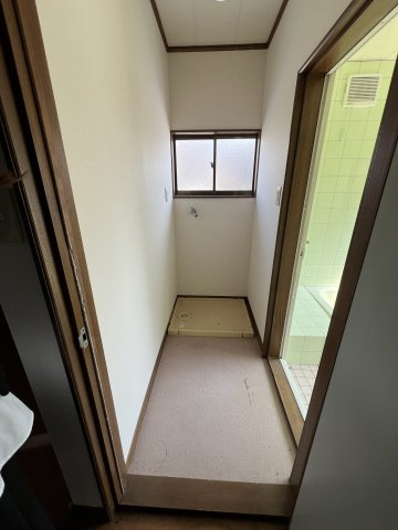 津山市二宮　中古住宅　4DKの脱衣所|室内洗濯機置き場