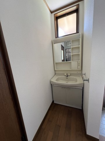 津山市二宮　中古住宅　4DKの洗面所