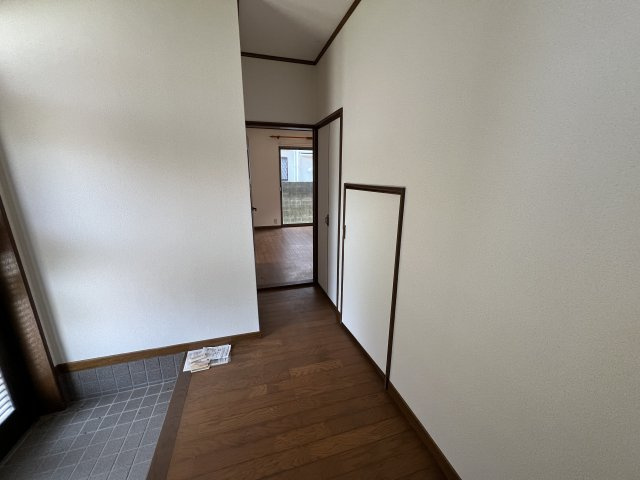 津山市二宮　中古住宅　4DKの玄関
