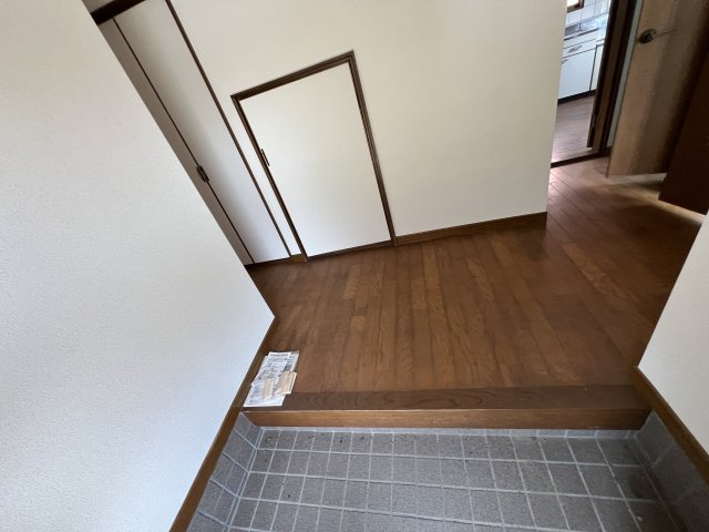 津山市二宮　中古住宅　4DKの玄関