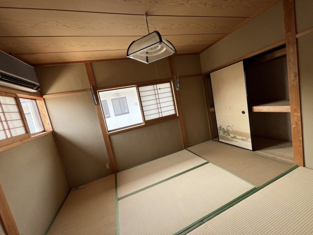 津山市二宮　中古住宅　4DKの和室|2F6帖