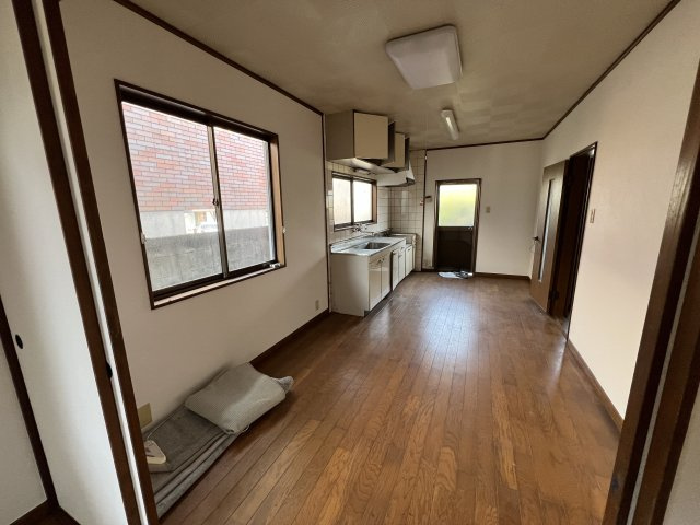 津山市二宮　中古住宅　4DKの居間・リビング