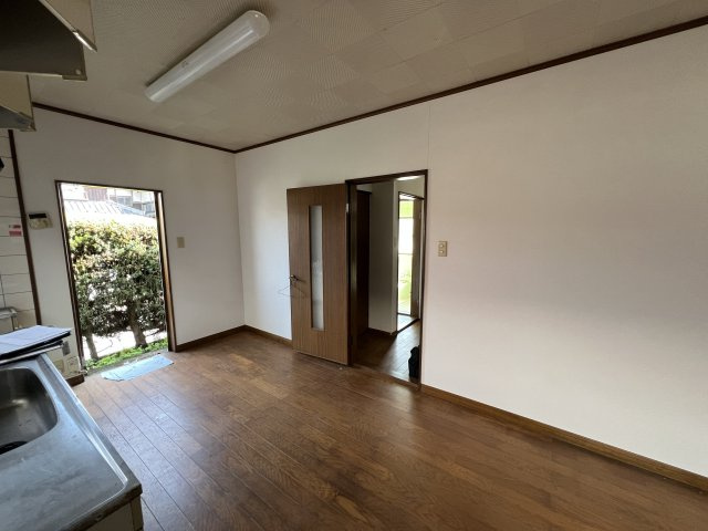 津山市二宮　中古住宅　4DKの居間・リビング