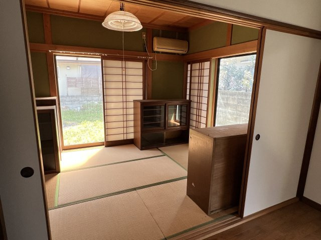 津山市二宮　中古住宅　4DKの和室|1F6帖