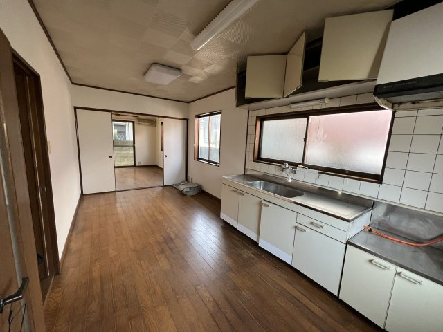 津山市二宮　中古住宅　4DKのキッチン|ゆったりとしたダイニングキッチン