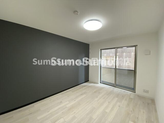 ジーメゾン尼崎東の寝室|開放的な寝室です