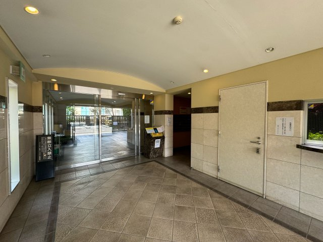 ライフレビュー町田パークフロントのエントランス