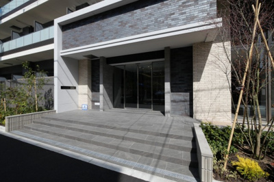 【エントランス】 | Dimora難波 | 清潔なエントランスです